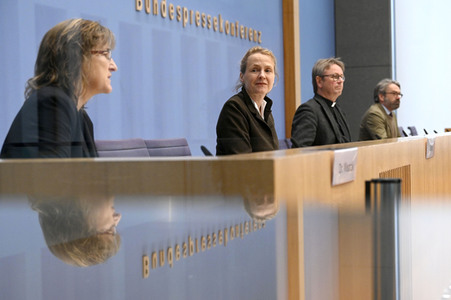 Bundespressekonferenz Rüstungsexportbericht 2022 in Berlin