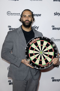 Season 2 Premiere 'Die Wespe' in Berlin