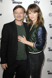 Season 2 Premiere 'Die Wespe' in Berlin