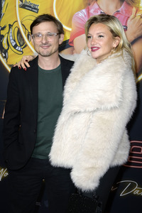 Season 2 Premiere 'Die Wespe' in Berlin