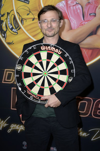 Season 2 Premiere 'Die Wespe' in Berlin