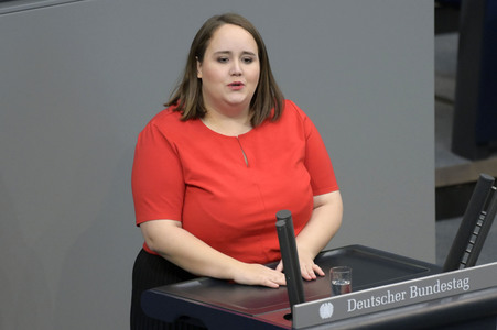 76. Sitzung des Deutschen Bundestages in Berlin