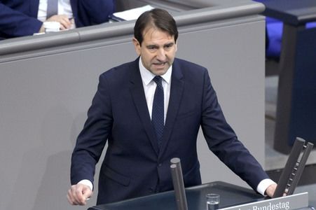 76. Sitzung des Deutschen Bundestages in Berlin