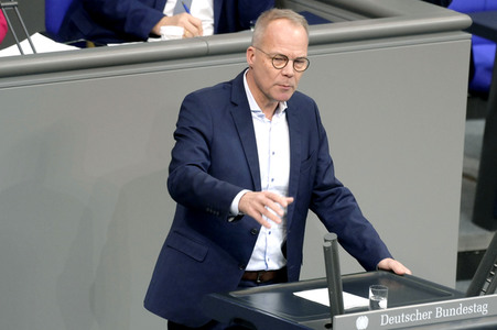 76. Sitzung des Deutschen Bundestages in Berlin