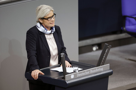 76. Sitzung des Deutschen Bundestages in Berlin