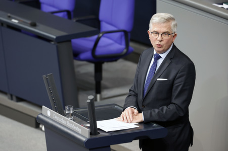 76. Sitzung des Deutschen Bundestages in Berlin