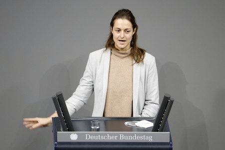 76. Sitzung des Deutschen Bundestages in Berlin