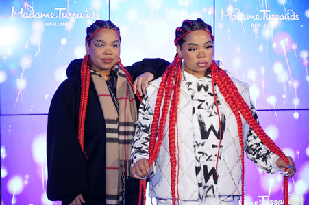 Enthüllung der Wachsfigur von Zoe Wees in Berlin