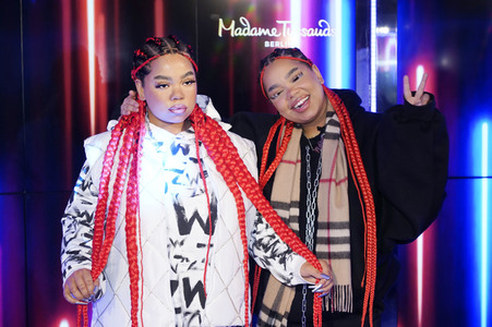 Enthüllung der Wachsfigur von Zoe Wees in Berlin