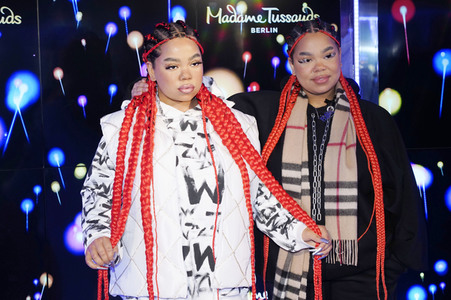 Enthüllung der Wachsfigur von Zoe Wees in Berlin