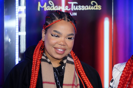 Enthüllung der Wachsfigur von Zoe Wees in Berlin