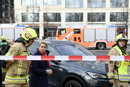Explosion des Aquadom im Sealife Berlin