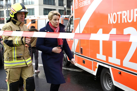 Explosion des Aquadom im Sealife Berlin