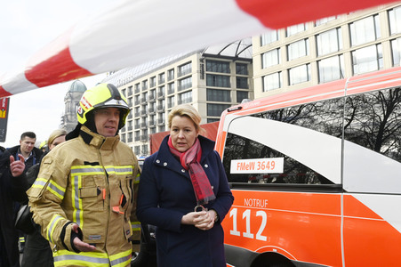 Explosion des Aquadom im Sealife Berlin