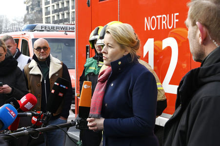 Explosion des Aquadom im Sealife Berlin