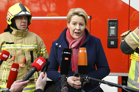 Explosion des Aquadom im Sealife Berlin