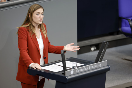 77. Sitzung des Deutschen Bundestages in Berlin