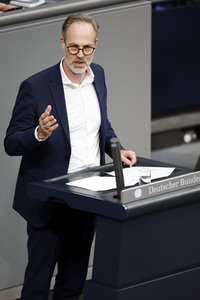 77. Sitzung des Deutschen Bundestages in Berlin