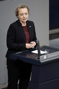 77. Sitzung des Deutschen Bundestages in Berlin