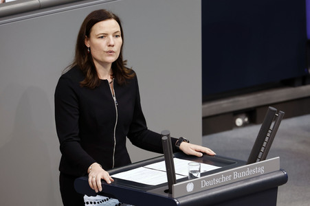 77. Sitzung des Deutschen Bundestages in Berlin