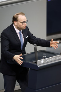 77. Sitzung des Deutschen Bundestages in Berlin