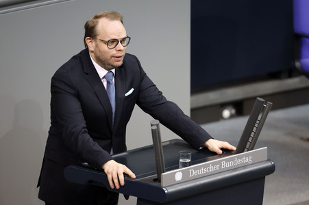 77. Sitzung des Deutschen Bundestages in Berlin