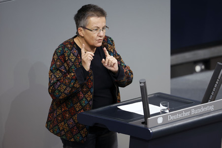 77. Sitzung des Deutschen Bundestages in Berlin
