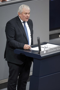 77. Sitzung des Deutschen Bundestages in Berlin