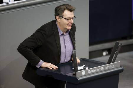 77. Sitzung des Deutschen Bundestages in Berlin
