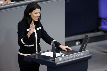 77. Sitzung des Deutschen Bundestages in Berlin