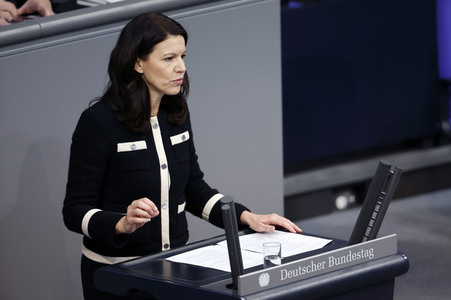 77. Sitzung des Deutschen Bundestages in Berlin