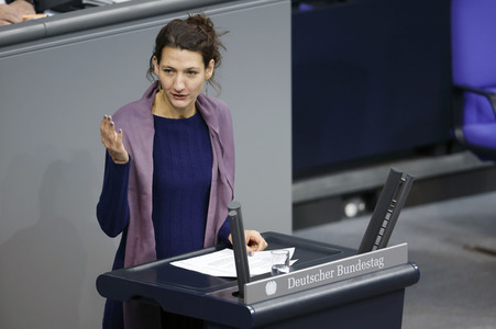 77. Sitzung des Deutschen Bundestages in Berlin