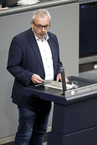 77. Sitzung des Deutschen Bundestages in Berlin