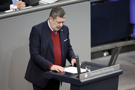 77. Sitzung des Deutschen Bundestages in Berlin
