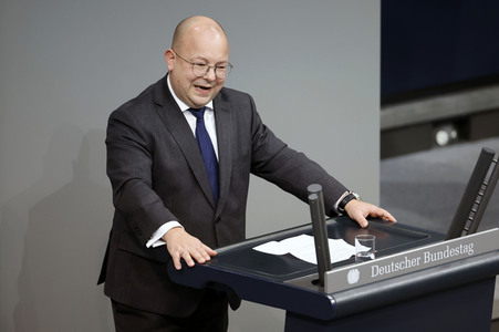 77. Sitzung des Deutschen Bundestages in Berlin