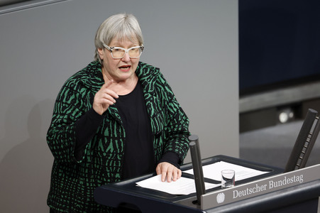 77. Sitzung des Deutschen Bundestages in Berlin