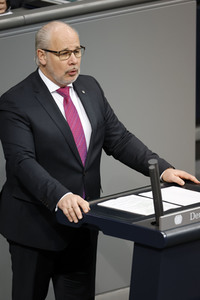 77. Sitzung des Deutschen Bundestages in Berlin