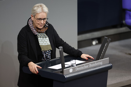 77. Sitzung des Deutschen Bundestages in Berlin