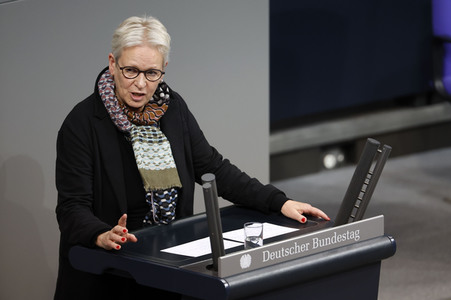 77. Sitzung des Deutschen Bundestages in Berlin