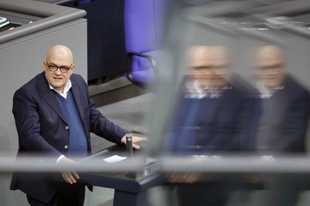 77. Sitzung des Deutschen Bundestages in Berlin
