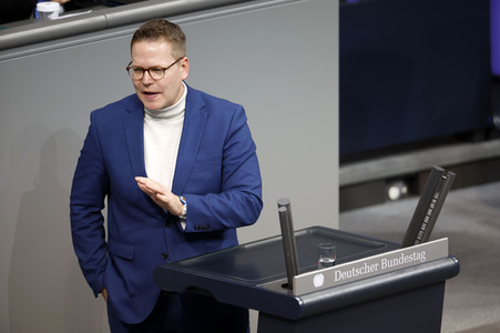 77. Sitzung des Deutschen Bundestages in Berlin