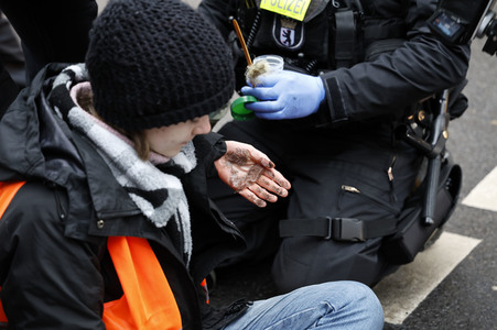 Protestaktion der sogenannten Klima-Kleber in Berlin