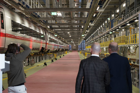 Eröffnung der erweiterten Halle im ICE-Werk Rummelsburg in Berlin