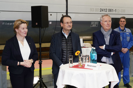 Eröffnung der erweiterten Halle im ICE-Werk Rummelsburg in Berlin