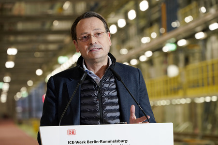 Eröffnung der erweiterten Halle im ICE-Werk Rummelsburg in Berlin