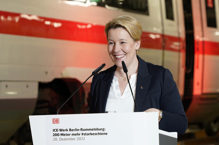 Eröffnung der erweiterten Halle im ICE-Werk Rummelsburg in Berlin