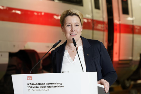 Eröffnung der erweiterten Halle im ICE-Werk Rummelsburg in Berlin