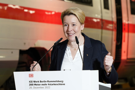 Eröffnung der erweiterten Halle im ICE-Werk Rummelsburg in Berlin