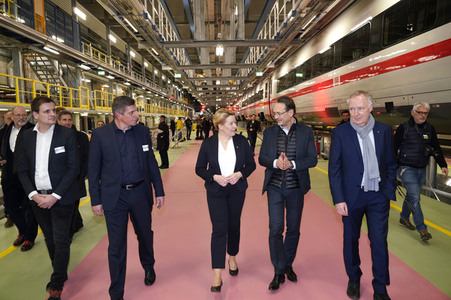 Eröffnung der erweiterten Halle im ICE-Werk Rummelsburg in Berlin