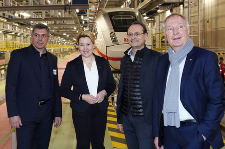 Eröffnung der erweiterten Halle im ICE-Werk Rummelsburg in Berlin